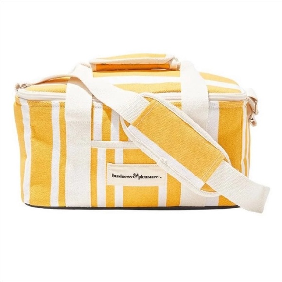 business & pleasure co Other - Business & pleasure co cooler bag fabfitfun